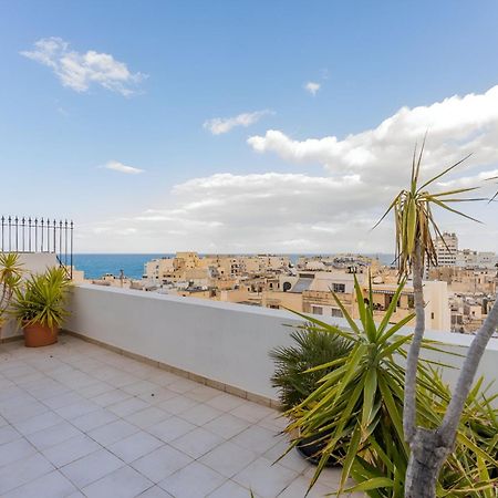 Appartement Stunning - Seaview Penthouse 3-Bed + Parking à Sliema Extérieur photo
