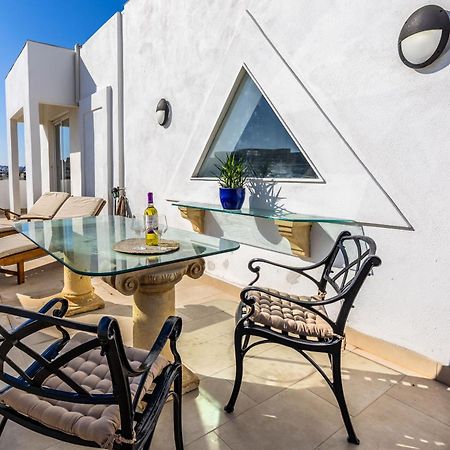 Appartement Stunning - Seaview Penthouse 3-Bed + Parking à Sliema Extérieur photo