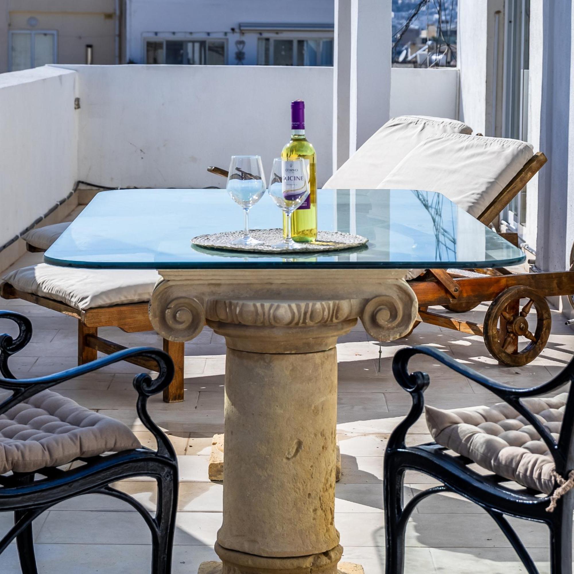 Appartement Stunning - Seaview Penthouse 3-Bed + Parking à Sliema Extérieur photo
